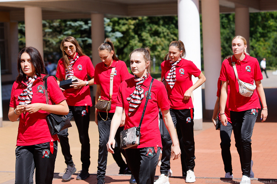 Смена машинистов: калининградский «Локомотив» представил новых тренера и капитана (фото)