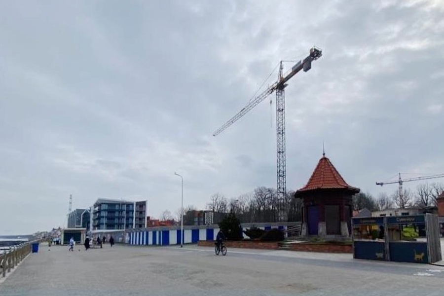 Недостроенную гостиницу на променаде в Зеленоградске полностью снесли (фото)