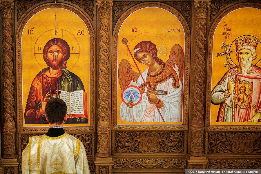 РПЦ призвала дезинфицировать кивоты икон и молиться о преодолении коронавируса