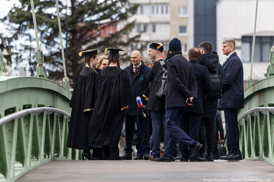 От музея до острова: как в Калининграде открывали Философский мост (фото)