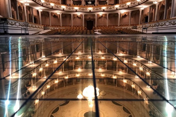 Драмтеатр отправил в Минск три еврофуры с декорациями