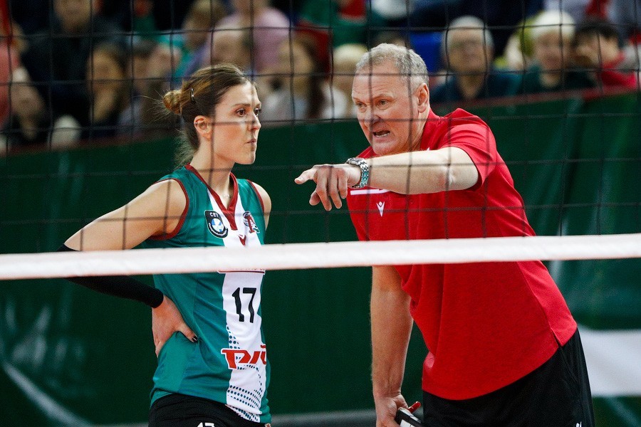 «Локомотив» снова проиграл в Лиге чемпионов. Но лишь по итогам пяти партий (фото)