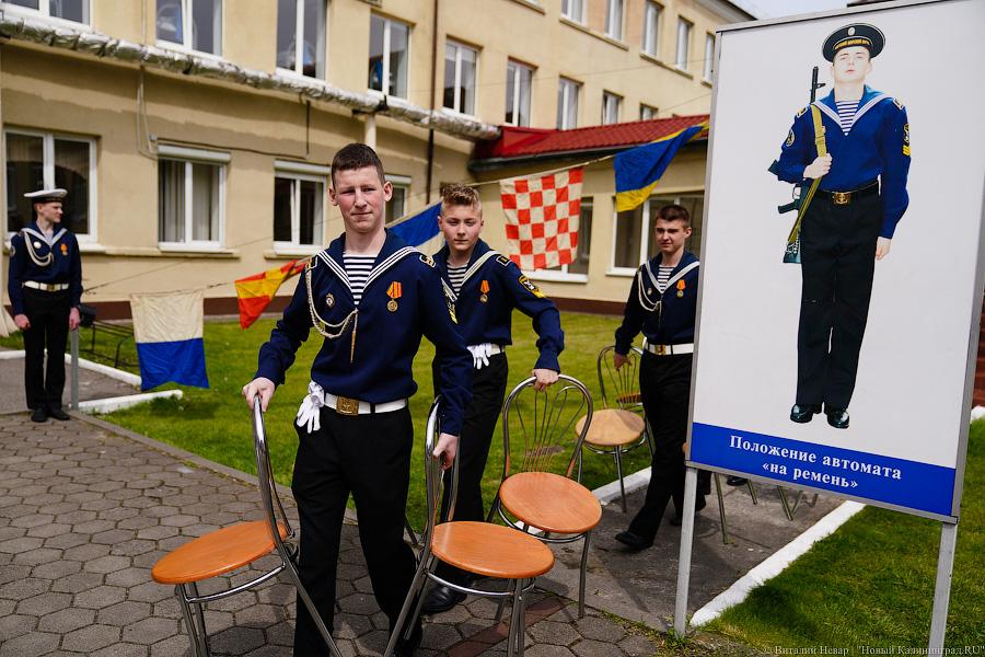 Вальс и дистанция: «Последний звонок» в калининградском кадетском корпусе (фото)