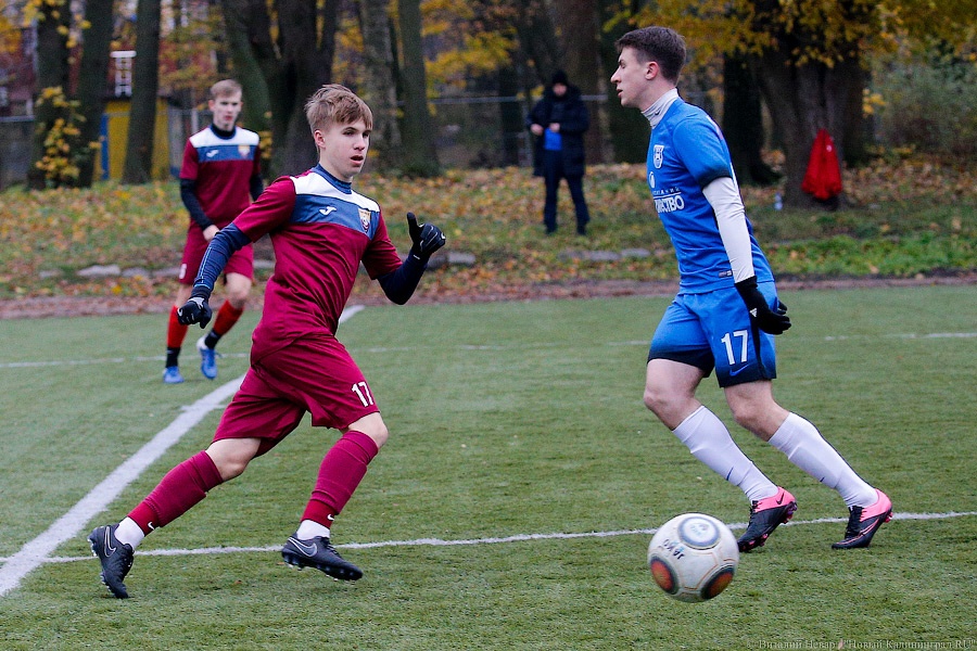 Футбол на синтетике: как в Калининграде на искусственном поле играли