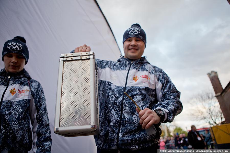75 оттенков олимпийского: эстафета огня Олимпиады-2014 в Калининграде
