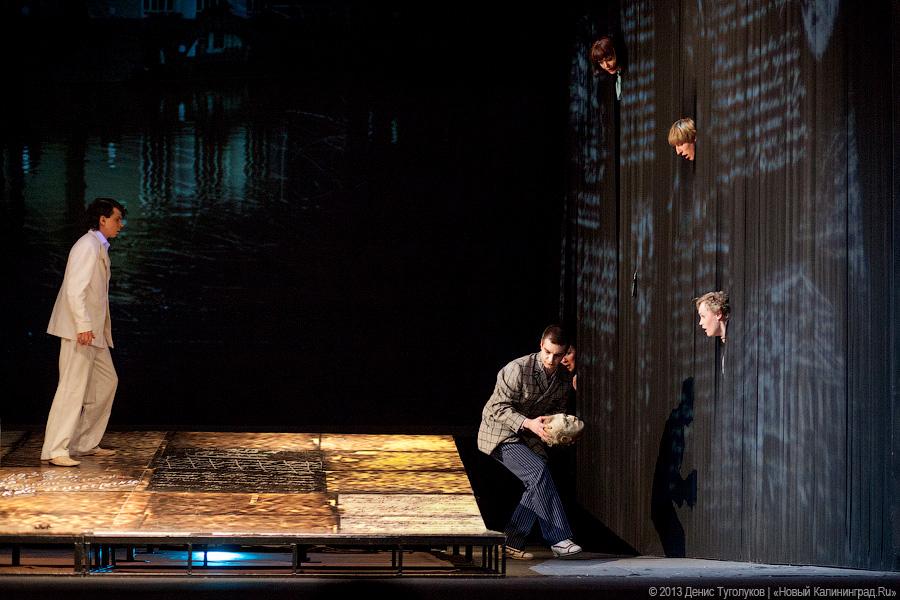 «Сеанс черной магии»: «Мастер и Маргарита» на сцене драматического театра