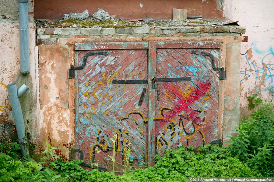 Темнота и фантасмагории: вилла «Яффа» в фотопроекте «Пустые дома»