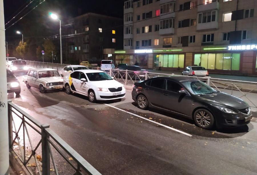 На Горького произошло четверное ДТП (фото)