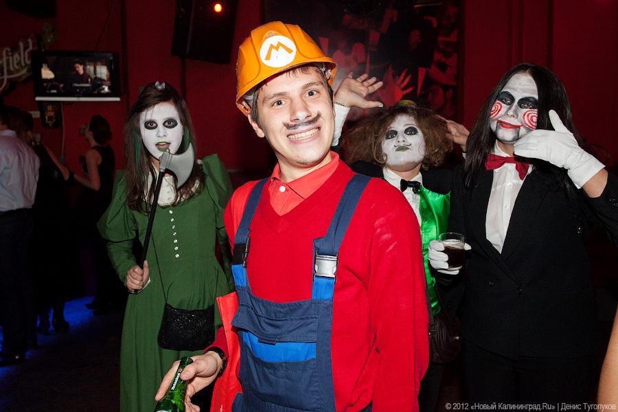 «Живее всех святых»: фоторепортаж с Хэллоуина на «Вагонке»