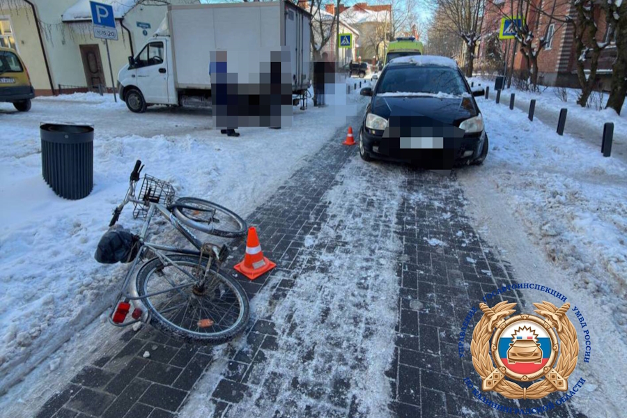 В ДТП на ул. Московской в Зеленоградске пострадала пассажир велосипеда (фото) (видео)