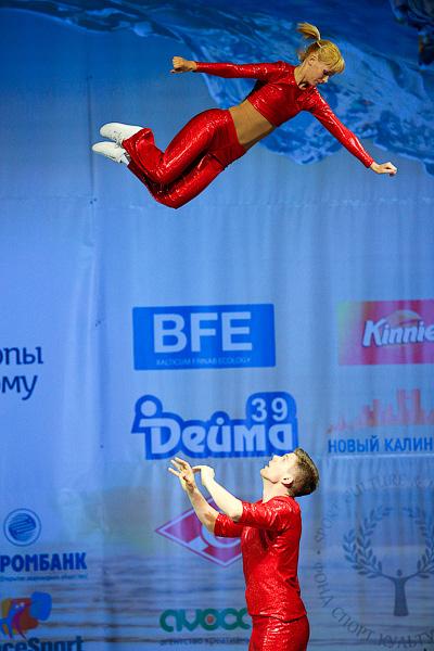 Мастера на все трюки: в Калининграде прошел Чемпионат Европы по акробатическому рок-н-роллу