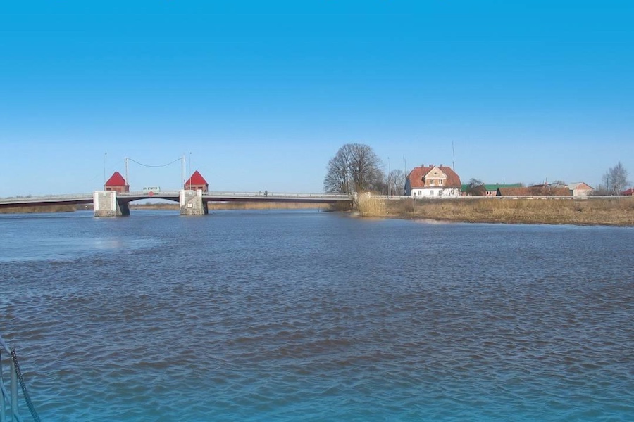 Власти Полесска предупреждают о закрытиях движения по мосту через Дейму