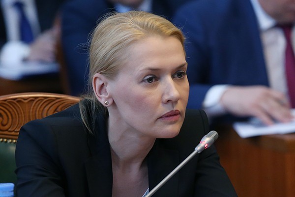 Первый замминистра здравоохранения уволилась из правительства области