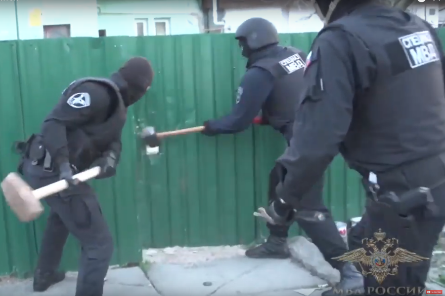 В Калининграде штурмом взят наркопритон (видео) 