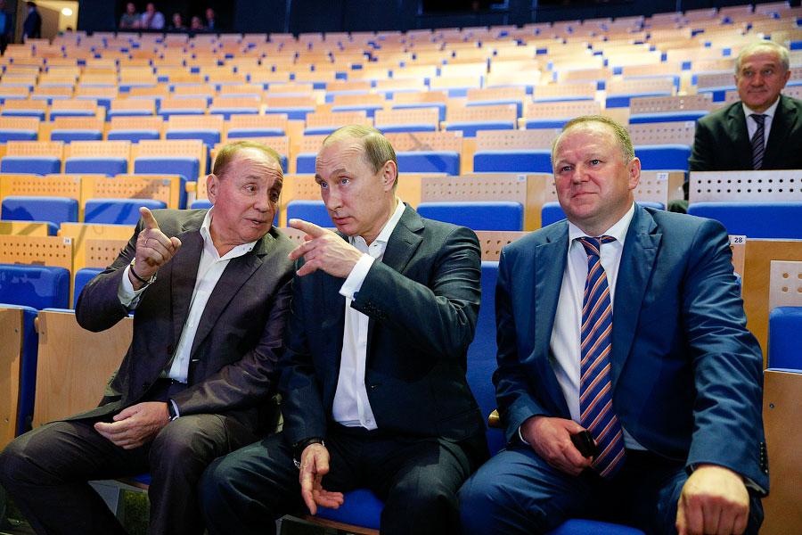 Зритель номер один: Путин в Театре эстрады (фото)