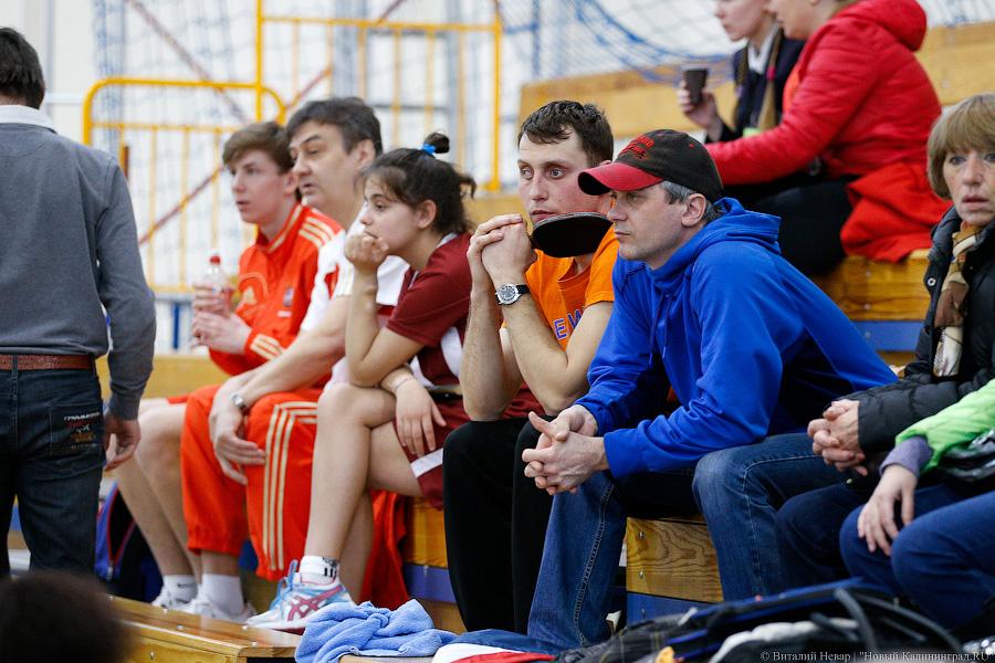 Ракетки и сетка: в Калининграде проходит чемпионат по настольному теннису