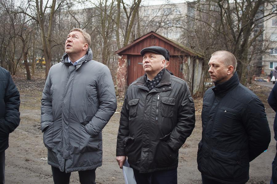 «На его счету две жизни»: жильцы о доме, где взорвался инвалид