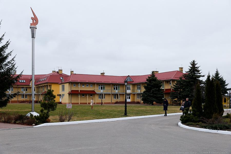 Селфи на фоне детства: как Павел Астахов Калининградскую область навещал