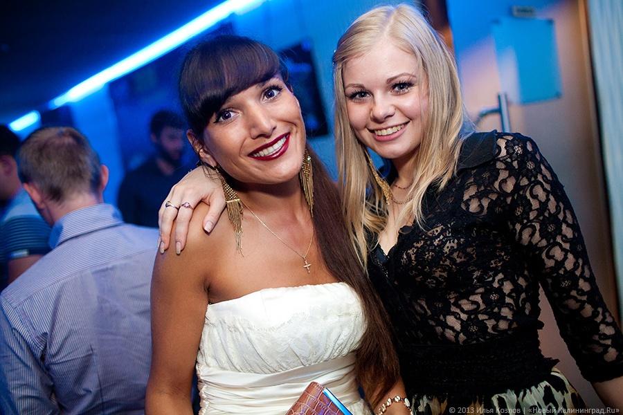 Бикини-пляж: в «Платинуме» прошел показ купальников