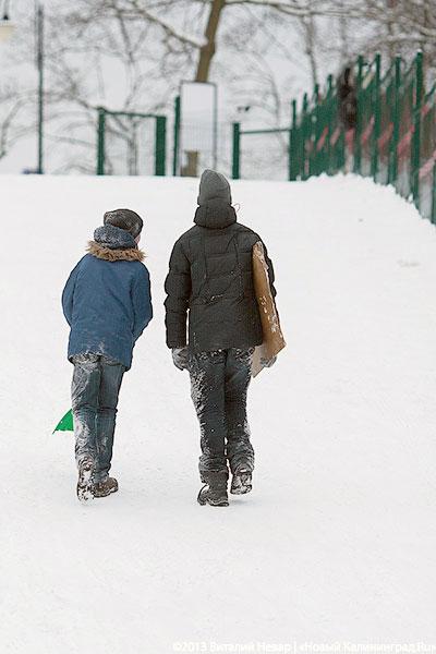 «Всю жизнь тут катались»: репортаж с «запрещённой» горки в Центральном парке