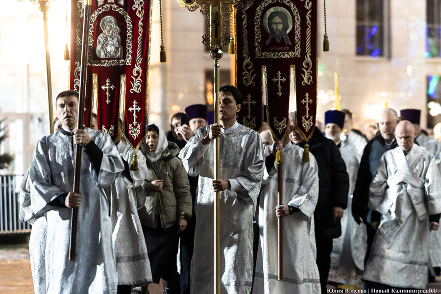 Крестный ход и литургия: как в Калининграде встретили Рождество (фото)