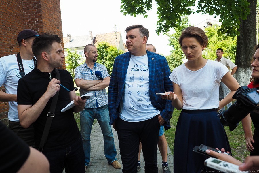 Андрей Ермак — в центре. Фото — Виталий Невар, «Новый Калининград»