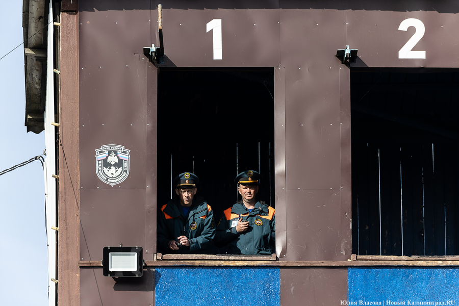 Боевое развертывание: в Калининграде провели соревнования спасателей (фото) 