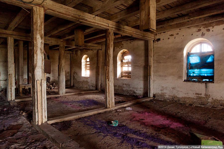 Нам на небо: кирха, построенная по инициативе прусского короля, превратилась в склад химикатов