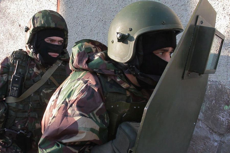 С БТР и вертолётом: масштабные антитеррористические учения в Калининграде