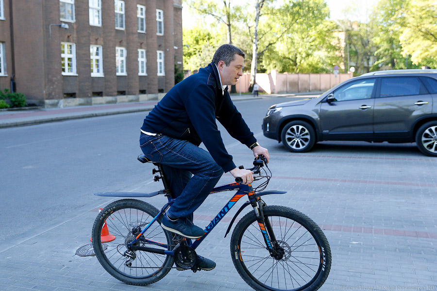 Приколесили: как калининградские чиновники в пятницу на работу добирались