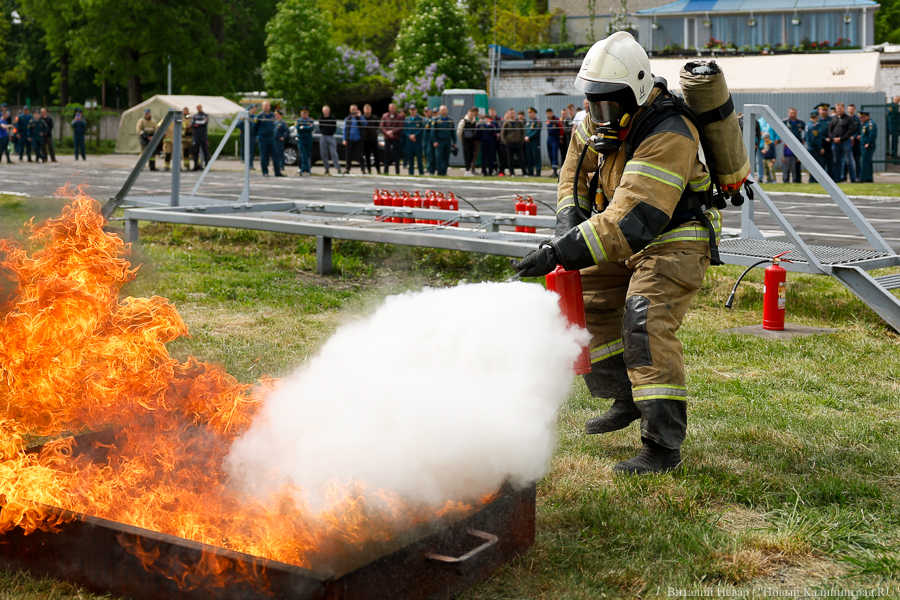 И огонь, и вода: как проходил финал областного конкурса МЧС в Калининграде (фото)