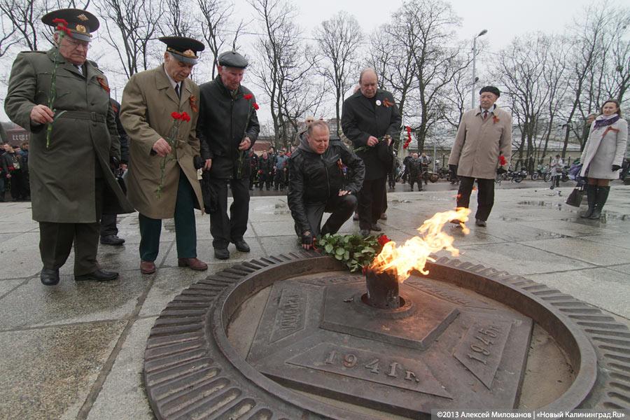 «С венком и шумом на Бранёво»: калининградская делегация отправилась в Польшу