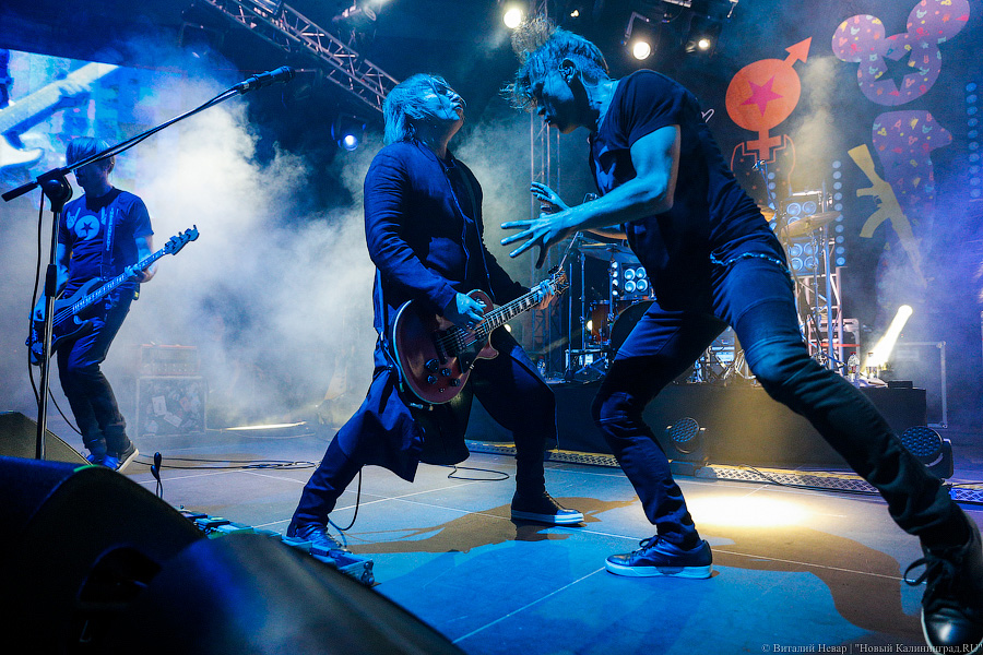 Всё такое немодное: в Калининграде с новой программой выступила группа «Би-2»