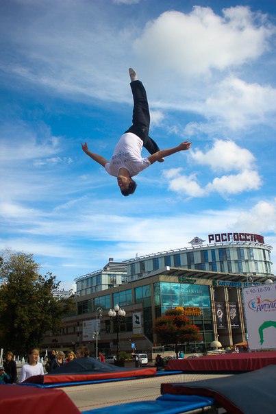 Прыжки на батуте: ваш ребенок будет здоров и счастлив