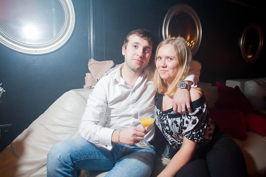 «Танцуют все!»: фоторепортаж с выступления проекта Astero в «Универсале»