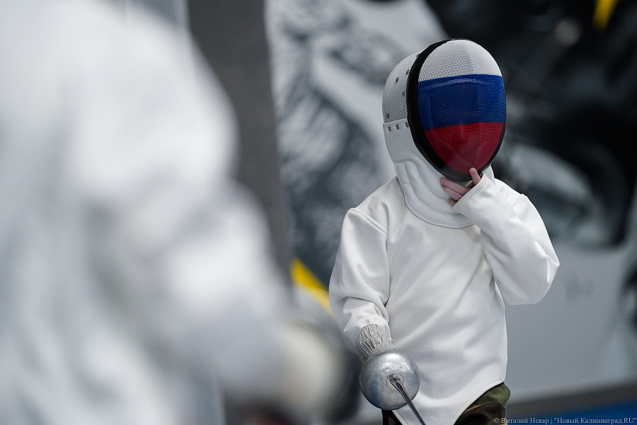 На острие атаки: в Калининграде открылась первая школа фехтования