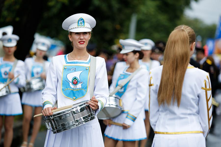 Девушка с барабаном: один День города барабанщицы Алены