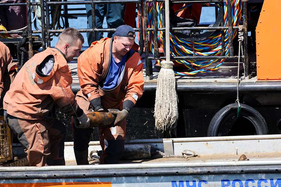 20 тысяч мин под водой: как проходит «разоружение» немецкой баржи под Балтийском (фото)