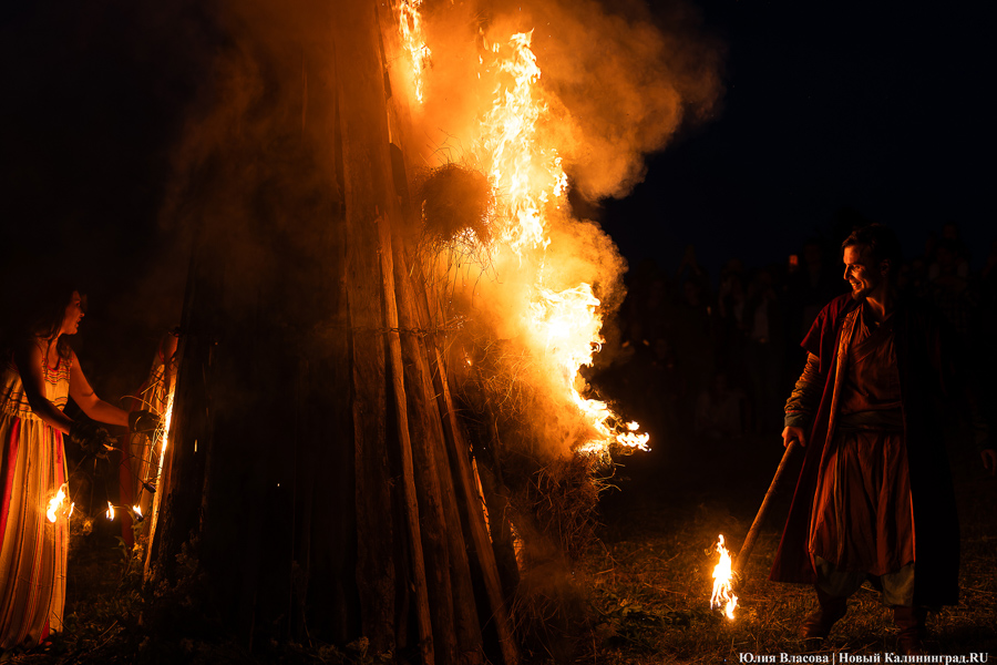 В свете пламени костра: как в Ушкуе отмечали праздник Ивана Купалы (фото)
