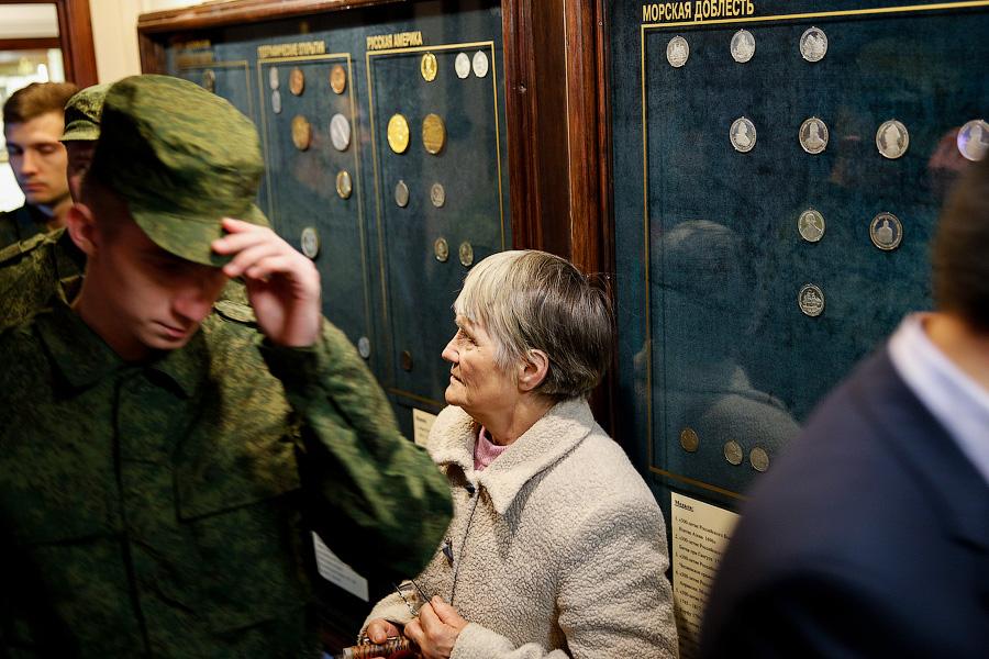 За кремлевскими стенами: 10 калининградцев отправились в Президентский полк