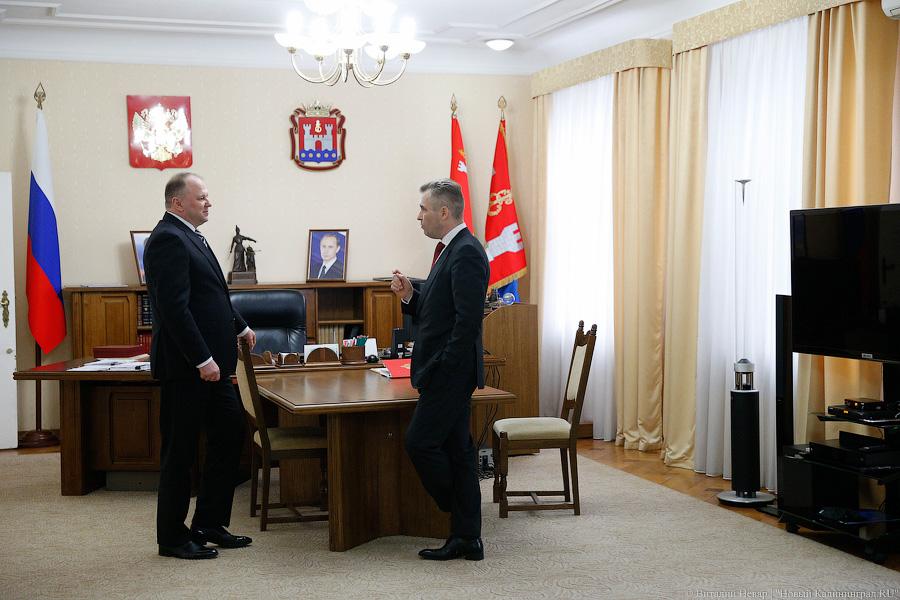 Селфи на фоне детства: как Павел Астахов Калининградскую область навещал