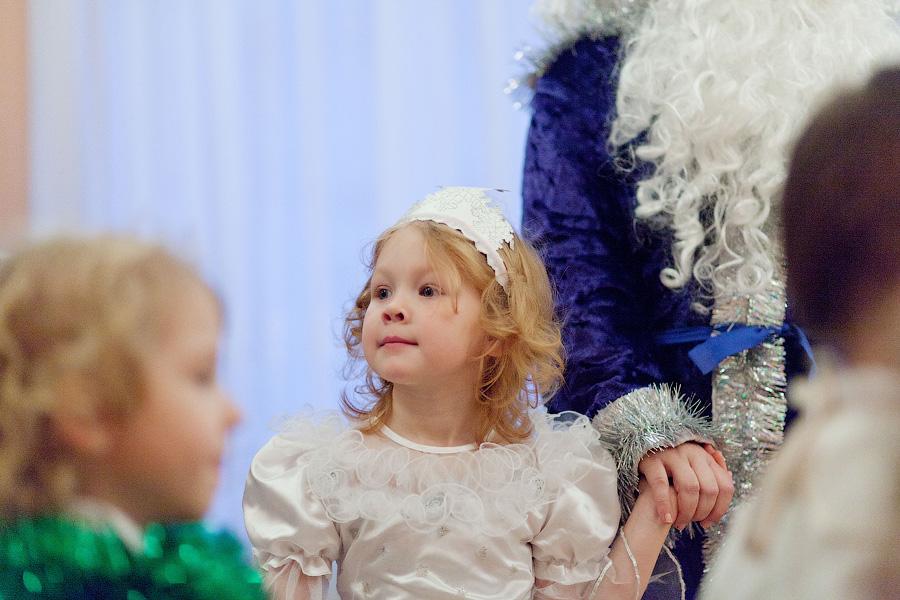 “Обычная сказка”: фоторепортаж с новогоднего утренника в детском саду