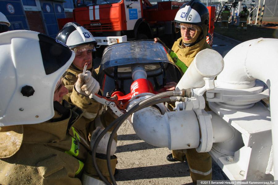 Вода и пламя: как проходили учения пожарных на ТЭЦ-2