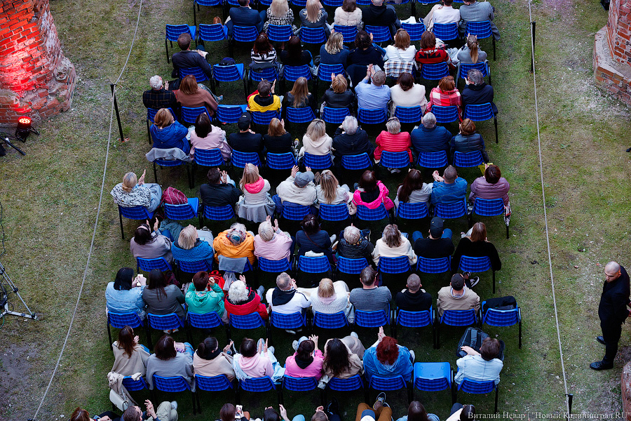 Музыкальное приношение: концерт в руинах кирхи Святого Якоба в фотографиях (фото)