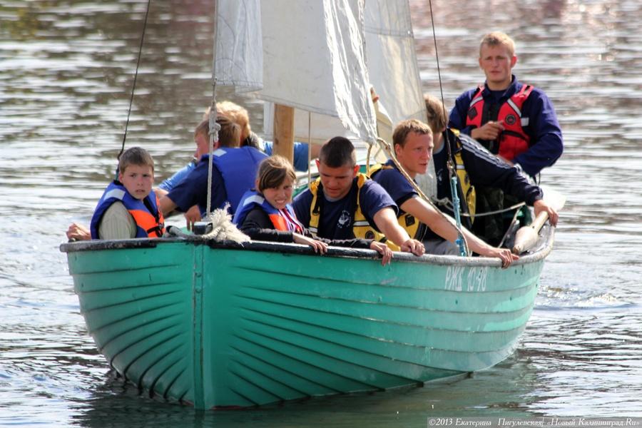 Весло и парус: юные капитаны вернулись из похода на ялах по акватории области 