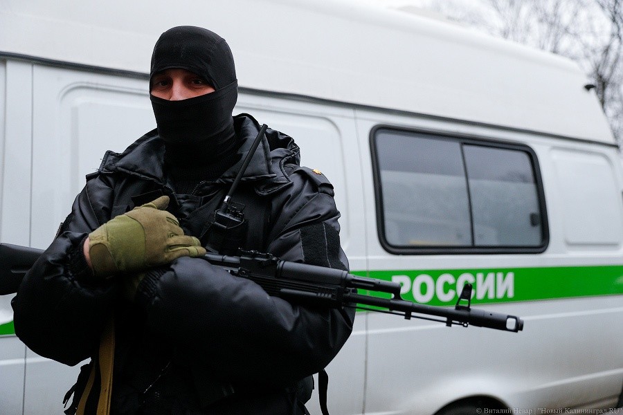 СК: в Калининграде бывшее руководство отдела судебных приставов судят за взятки