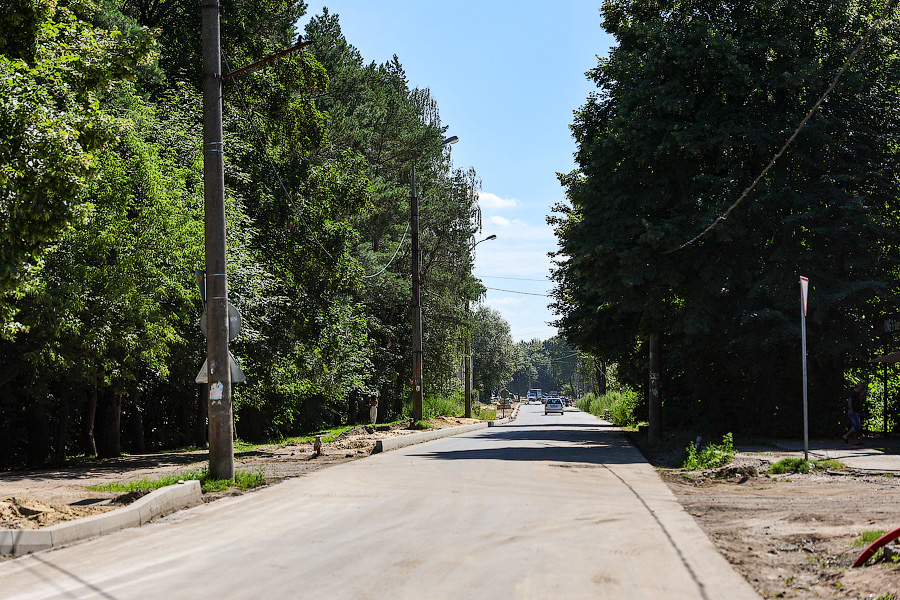 Ремонт на три года: что происходит с ул. Карташева, где сменился подрядчик (фото)
