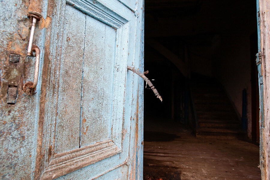 Черномаз о старинных деревянных дверях в домах: зачастую сохранять нечего
