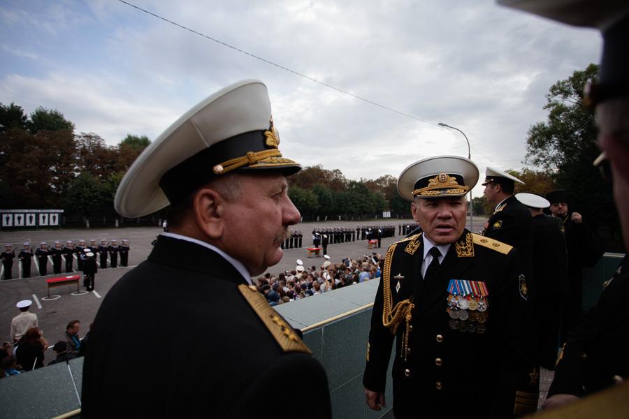 На верность Родине: 300 курсантов БВМИ приняли военную присягу