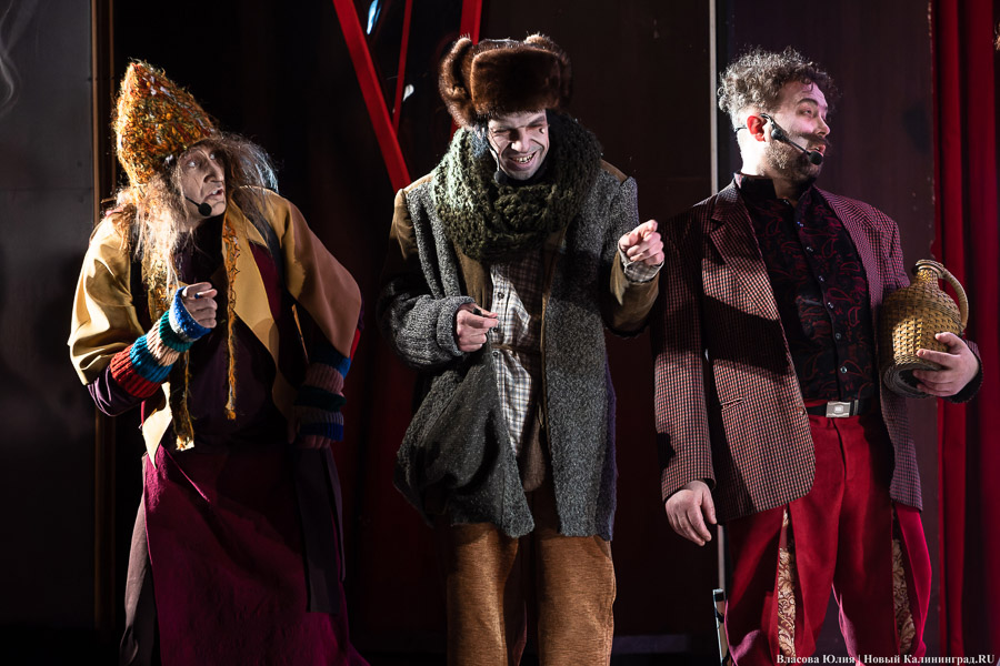 С интонациями The Beatles: в Музыкальном театре показали «Гоголюцинации Чичикова» (фото)